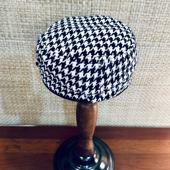 🌟HP🌟NWOT Black & White Soft Houndstooth Cadet Cap by Angela & William OSFM - Picture 8 of 13